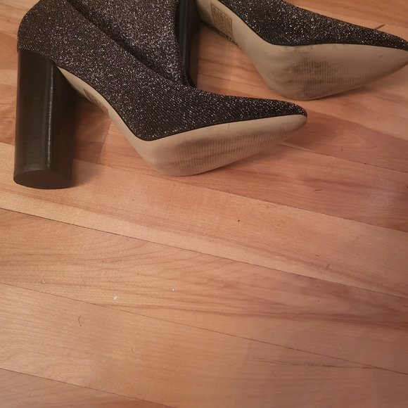 Aldo sock ankle boots. - Picture 4 of 7